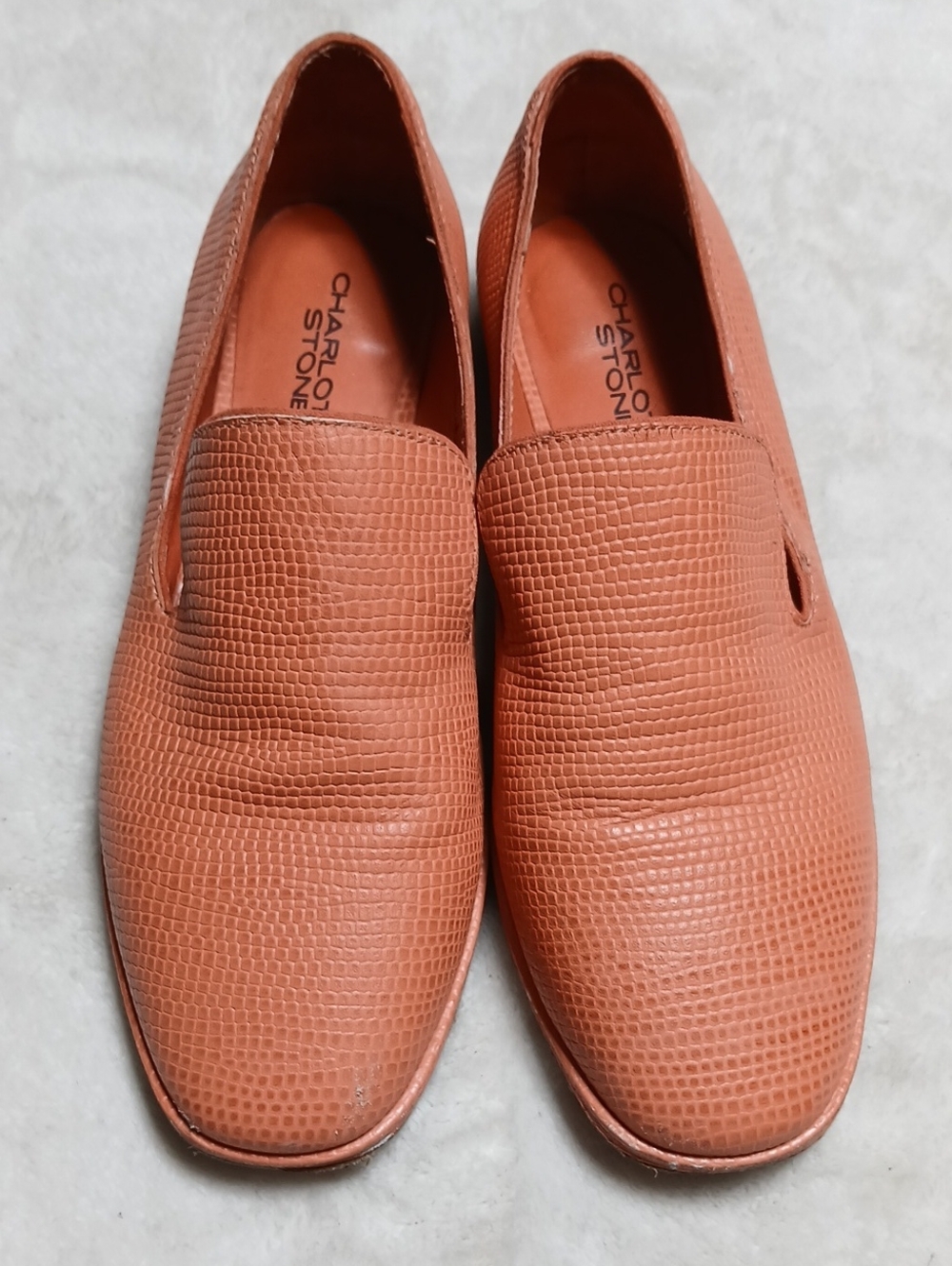 Charlotte Stone Textured Lizard Woman’s Slip-On Loafers in Burnt Orange Size 6